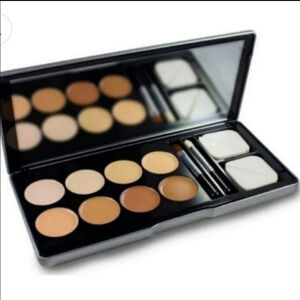 Makeover Essentials B Me Conceal Me Concealer Set 8 Colors Foundation Concealer